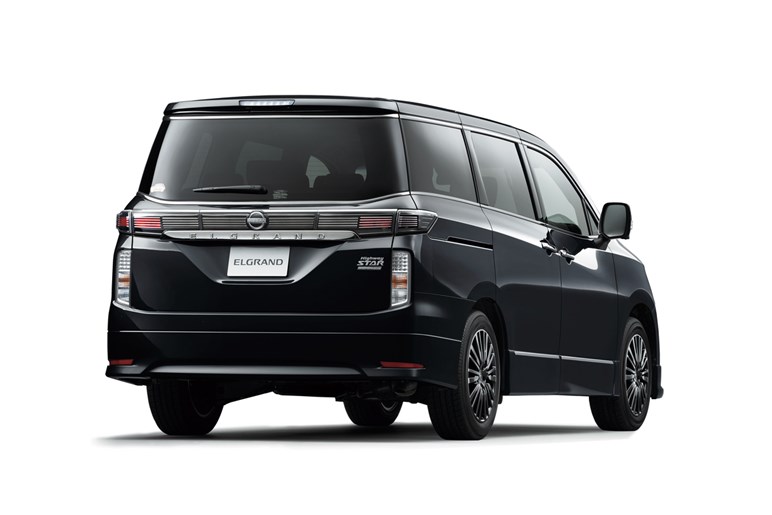 日産が新型「エルグランド」をチラ見せ。第3世代「e-POWER」で走りも燃費も期待大…全貌は25年度末に