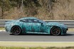 【2026年に登場か】“ハードコア愛好家向け”のアストン「DB12 AMR」をニュルで捕捉　5.2L V12エンジンを搭載か