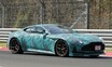 【2026年に登場か】“ハードコア愛好家向け”のアストン「DB12 AMR」をニュルで捕捉　5.2L V12エンジンを搭載か