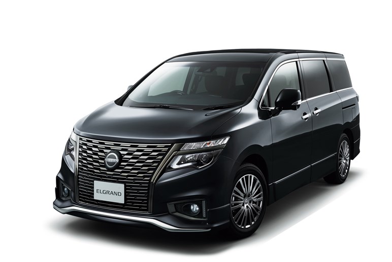 日産が新型「エルグランド」をチラ見せ。第3世代「e-POWER」で走りも燃費も期待大…全貌は25年度末に
