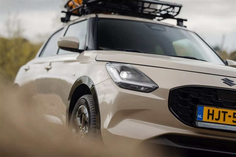 【カッコいいゾ！】「スイフト」の“オフ仕様”を蘭スズキが製作。車高+32mm、MT仕様で約320万円から