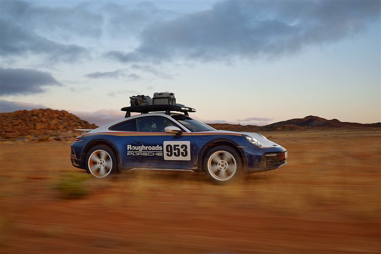 【カッコいいゾ！】「スイフト」の“オフ仕様”を蘭スズキが製作。車高+32mm、MT仕様で約320万円から