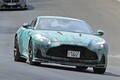【2026年に登場か】“ハードコア愛好家向け”のアストン「DB12 AMR」をニュルで捕捉　5.2L V12エンジンを搭載か