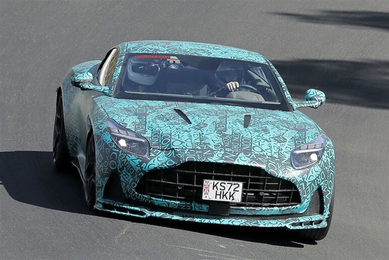 【2026年に登場か】“ハードコア愛好家向け”のアストン「DB12 AMR」をニュルで捕捉　5.2L V12エンジンを搭載か