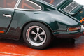 手のひらに乗る「シンガー911」、その作り込みに驚愕！メイクアップの1/64スケール・ハンドメイド・ミニカー【LE VOLANT モデルカー俱楽部】