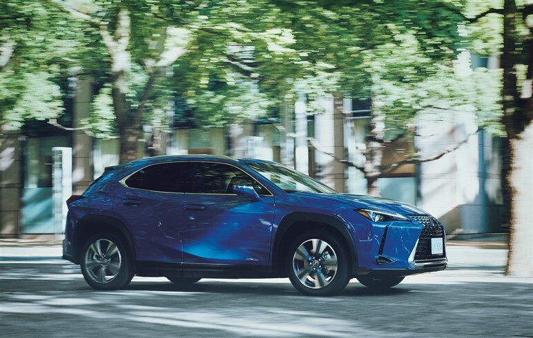 納得？ レクサス、BEV「UX300e」を一部改良。50万円アップも航続距離は40%向上