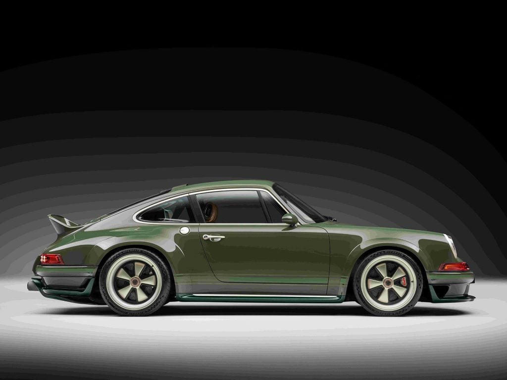 たくと 964型「ポルシェ 911」レストアの匠、シンガーの車両が薬師寺に