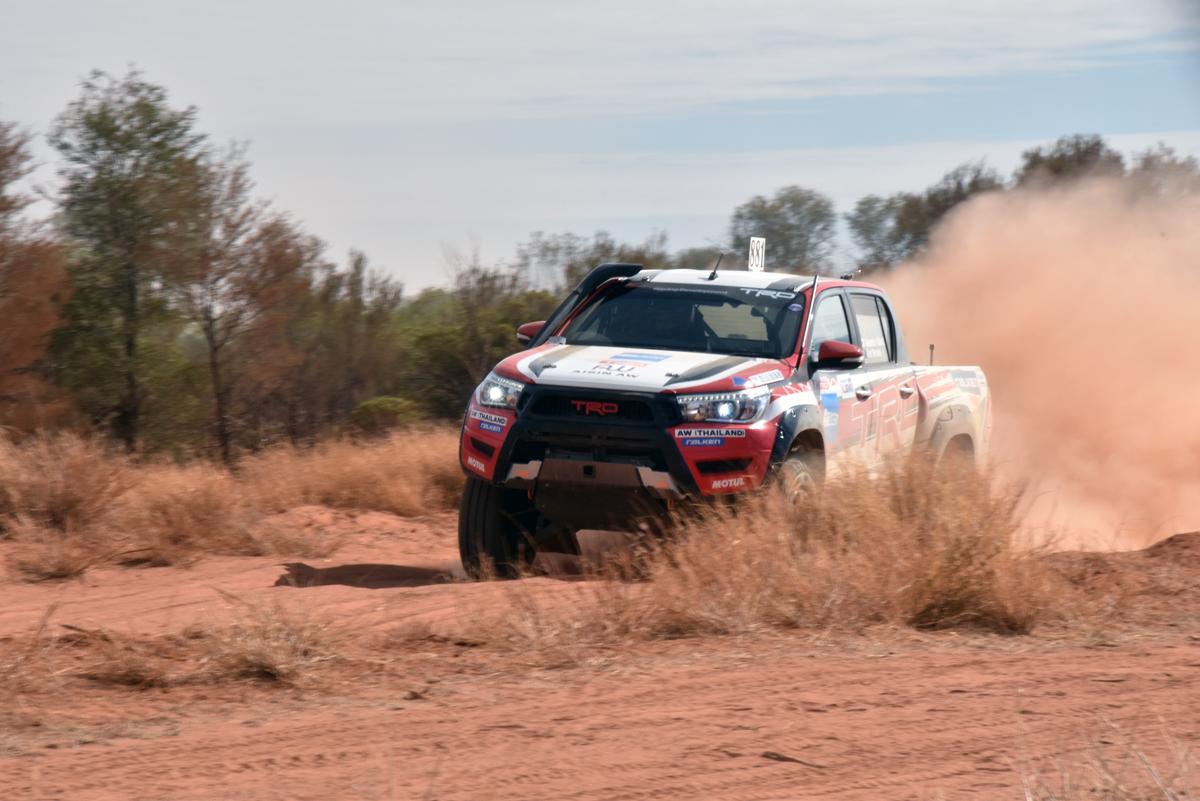 TRDハイラックス レボがオーストラリアの砂漠を激走！　【フィンクデザートレース後編】