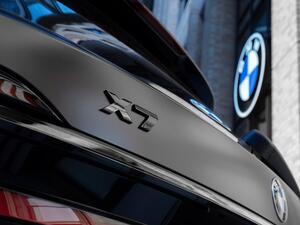 究極の「ブラックエディション」を目指して。「BMW X7 BLACK-α」は日本の伝統技術を織り込んだ限定100台の特別仕様車