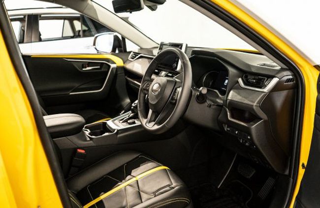 光岡自動車がブランド初のsuv バディ の先行予約受付を開始 車両価格は2 0lガソリン車が469万7000円 549万4500円 2 5lハイブリッド車が525万300円 5万9300円に設定 カー アンド ドライバー 自動車情報サイト 新車 中古車 Carview
