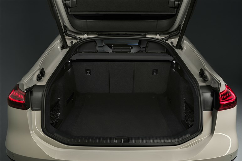 【アウディがスランプ脱出】テスラや欧州ブランド検討層が注目。「A6 eトロン」の完成度とコスパ