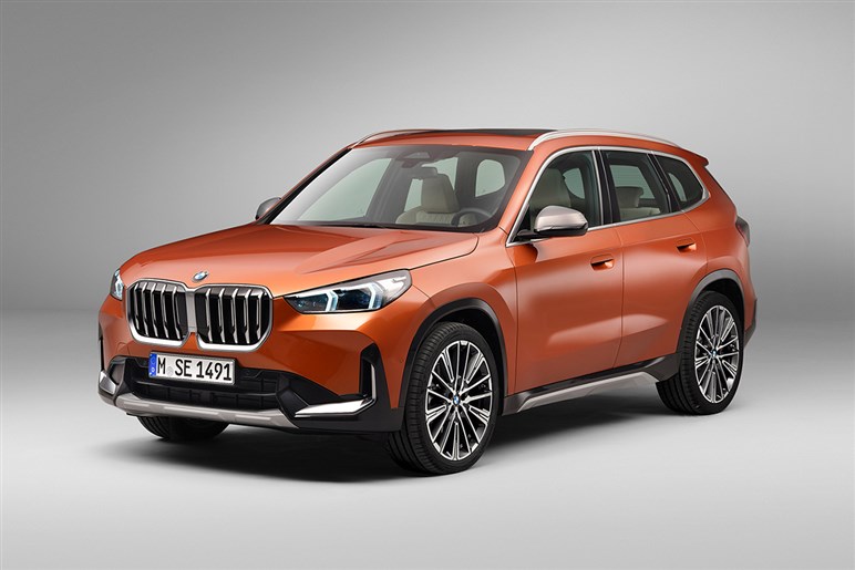 新型「BMW X1」登場！ ライバル「GLA」や先代X1よりお買い得か検証した