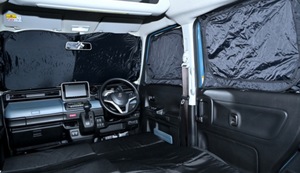 もしもの時の備えに！自動車に積んでおきたい災害時に役立つ避難グッズ14選