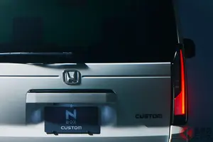 「もう軽に見えない！」ホンダ新「N-BOX」発表に“反響殺到”！「ここまでやるか…」「重厚感すごいな」の声も！ 軽ハイトワゴン“絶対王者”に新登場の「めちゃクロ」仕様！ 特別な「ブラックスタイル」とは！