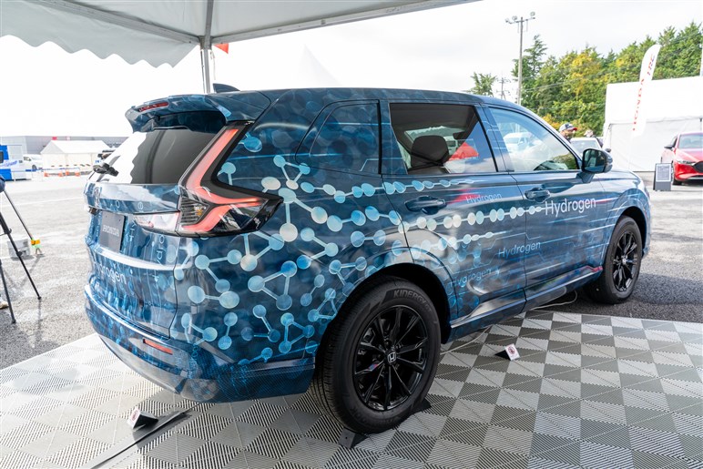 ホンダ「CR-V e:FCEV」世界初公開！ 発売は24年中。アウトドアもいける“万能燃料電池SUV”に