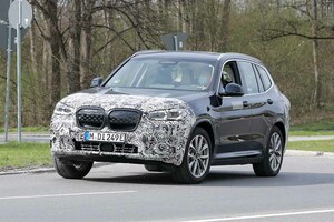 【スクープ】BMW『iX3』改良新型、デュアルモーター「M Performance」でライバルに対抗！