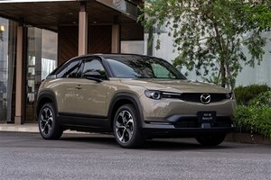 ロータリーで観音開きでPHEV！ 自動車マニアも震える稀少メカが満載「MX-30」の実力を速報