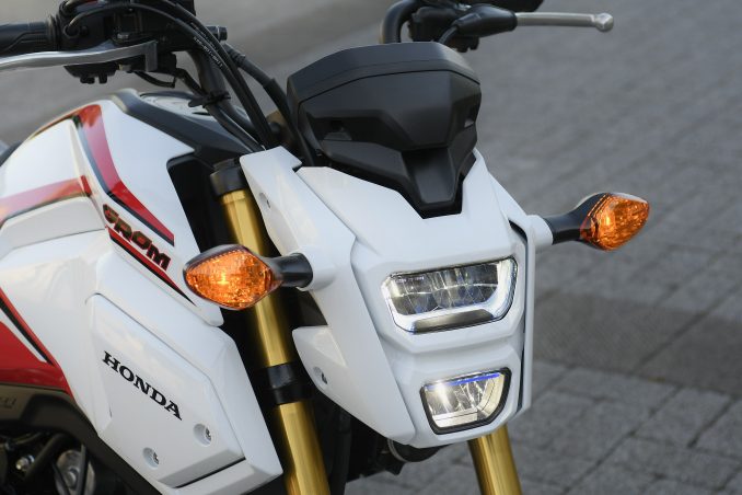 ホンダの原付二種 125ccスポーツ グロム ってどんなバイク 燃費や足つき性 装備などを解説します Honda Grom Webオートバイ 自動車情報サイト 新車 中古車 Carview