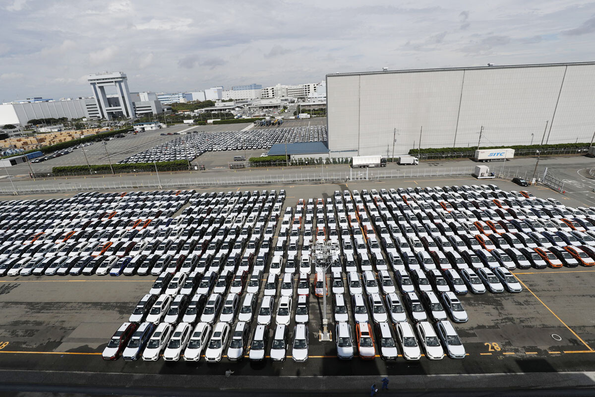 逆風強まる自動車産業