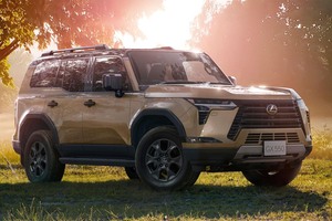 レクサス「GX550」は1195万円から…グレードに7人乗りの「バージョンL」を追加…人気すぎてはやくも受注ストップ！