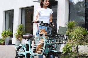 歩くには少し遠い...そんな「ちょうどいい距離」のお出かけに最適！ 日本初キャビンタイプでペットと乗れる国内製“電動アシスト自転車”の実力とは