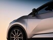新型トヨタC-HR　初公開　人気SUVの2代目、高級感と先進技術を強化　PHEVも初導入
