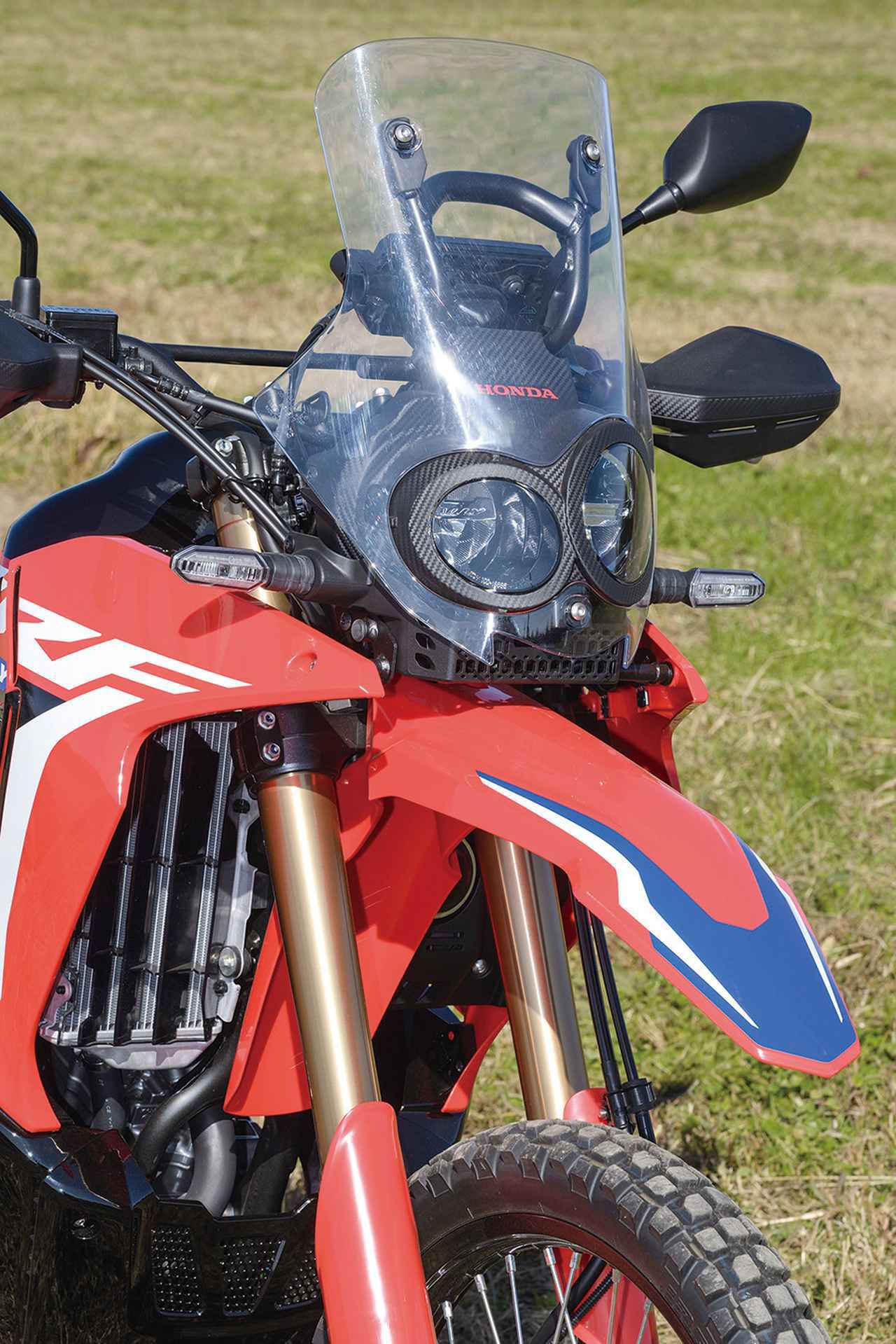 ホンダ新型 Crf250ラリー は走破性と航続距離をアップ オンオフ問わないツーリングバイクとして完成度を増した Webオートバイ 自動車情報サイト 新車 中古車 Carview