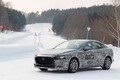 新型マツダ3雪上試乗　クルマ作りにおいて重要なのは「骨盤」だった!?