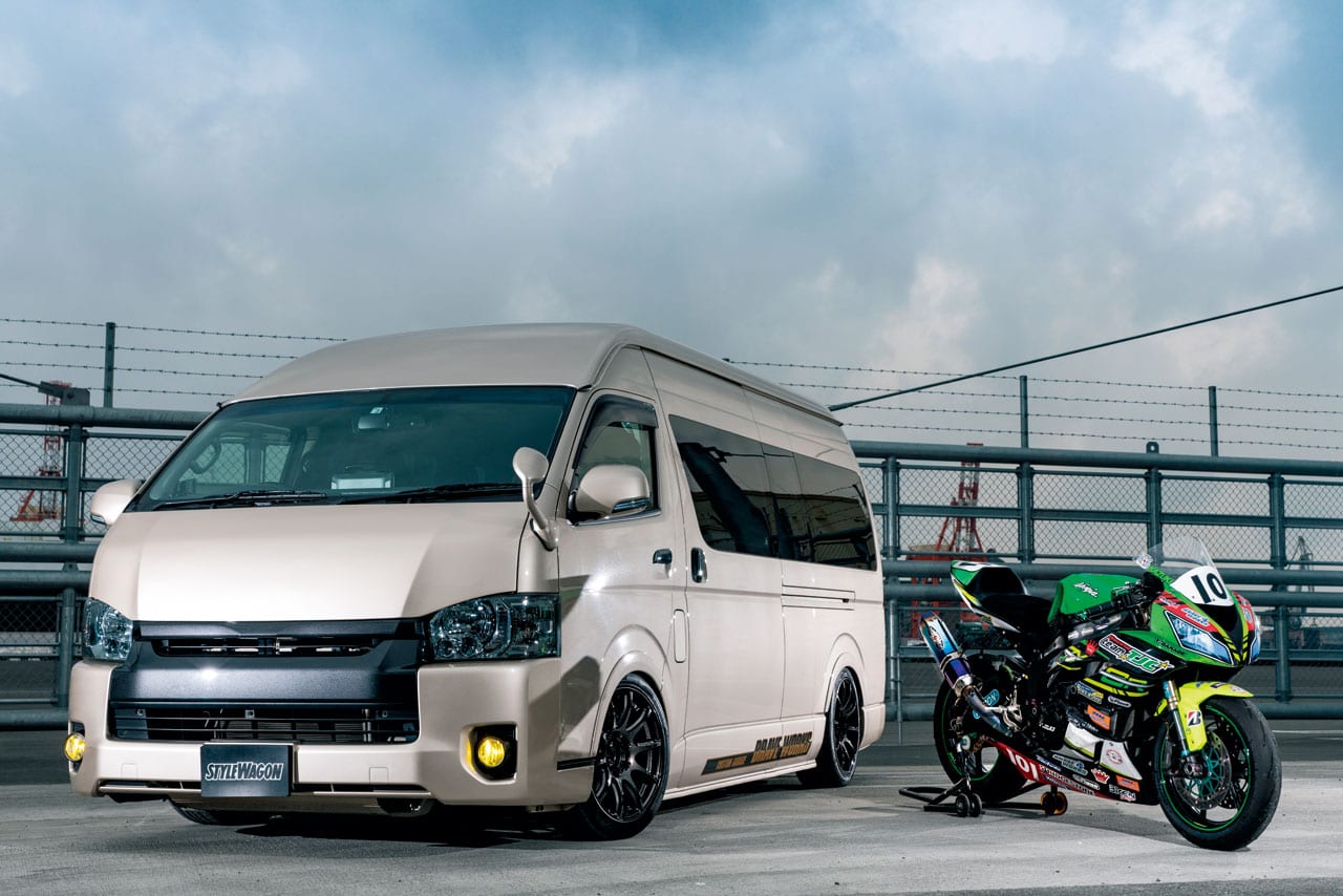 スーチャー付きで快速移動 サーキットを転戦するシャコ短トランポspl 0系ハイエース カスタム スタイルワゴン ドレスアップナビ 自動車情報サイト 新車 中古車 Carview