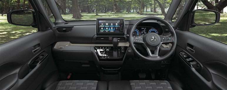 デリカミニの価格は180万円からとライバルより高めの設定。購入時の注意点は？