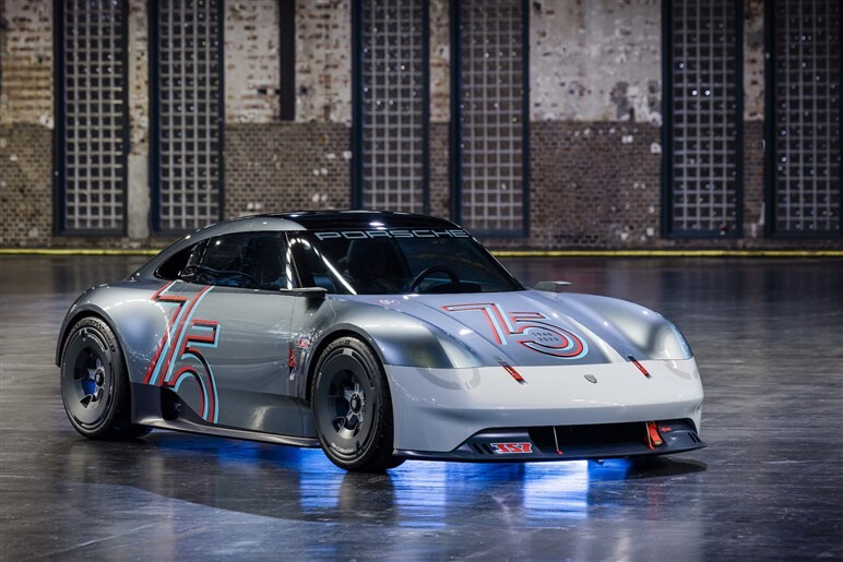 ポルシェ、レトロフューチャーな「ビジョン357」を発表。ケイマンGT4ベース