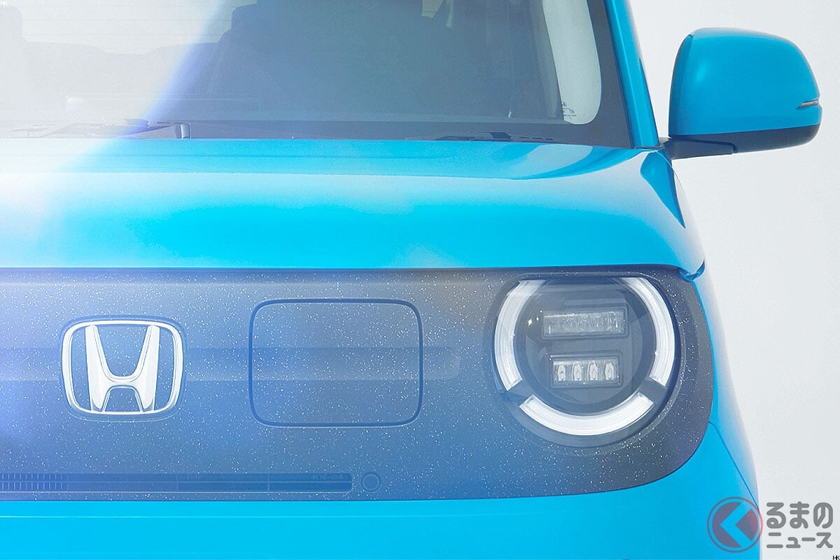 ホンダ新型「“軽自動車”」初公開に反響殺到！「デザインが可愛い」「これがホンダの本命か！」「あのクルマに似てない？」の声が続々！ めちゃレトロな「N360」モチーフの新型「N-ONE e：」に大注目！