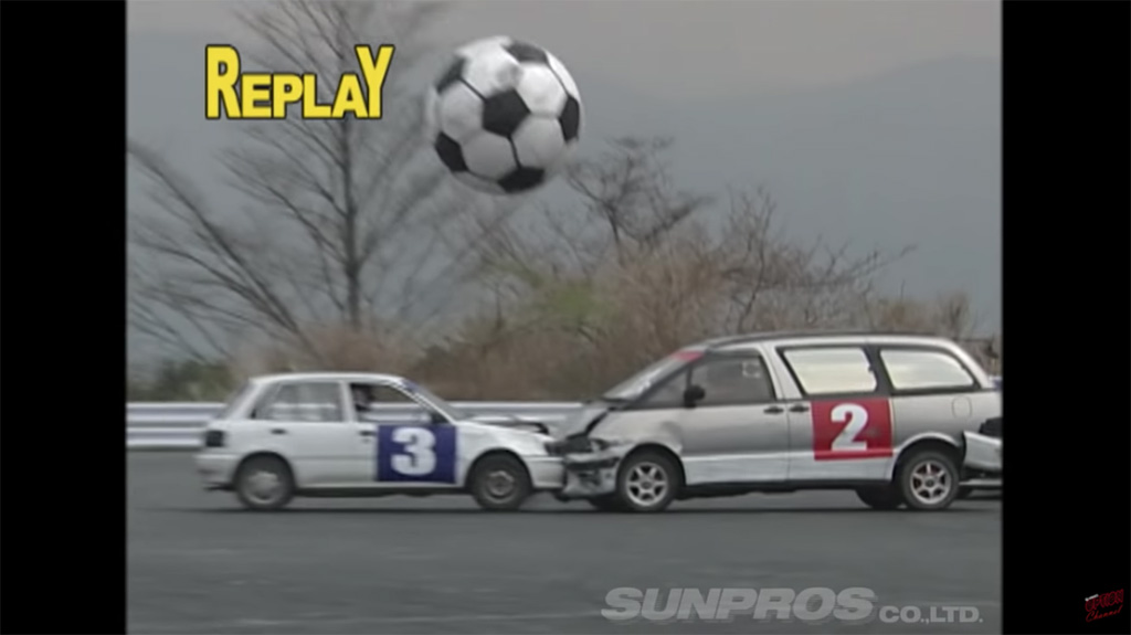ルール無用 クラッシュ上等 伝説の自動車サッカー前半戦 V Opt Web Option 自動車情報サイト 新車 中古車 Carview