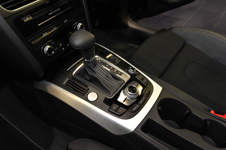 Audi A4 マイナーチェンジ！日本販売を開始
