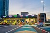高速のETCゲート付近に「おまわりさん」!? なぜ警官が潜んでる？ 料金所で「目を光らせる」理由とは