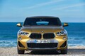 日本で扱いやすいのはどっち？ アウディQ2とBMW X2 スタイリッシュな小型クロスオーバーSUV サイズ比較