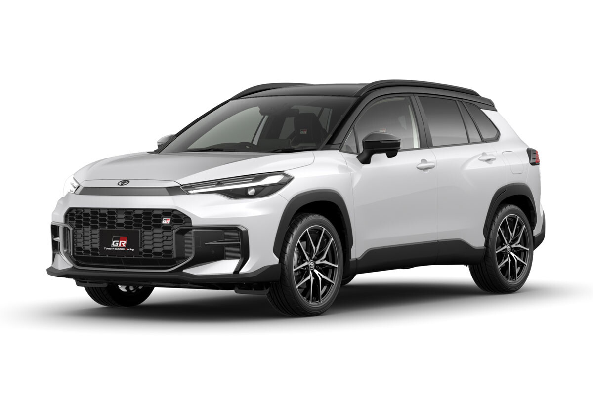 トヨタ　クラウンセダンに生誕70周年を記念した特別仕様車を発売