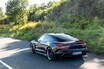 ポルシェのEV・タイカンにはカレラやターボというグレード名が存在。頂点モデルは0-100加速2.8秒