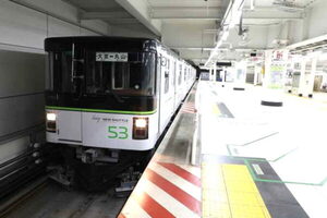 前代未聞「ゴムタイヤ車両の夜行列車」が運行へ 今年度に引退する形式が “特別ルート”で夜通し走る