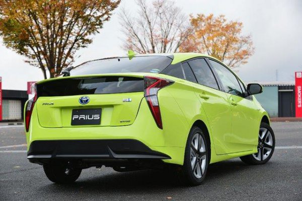 車の後ろ姿がスッキリ進化 実は激変したマフラーの見せ方 魅せる デザインは燃費のためだった ベストカーweb の写真 5ページ目 自動車情報サイト 新車 中古車 Carview