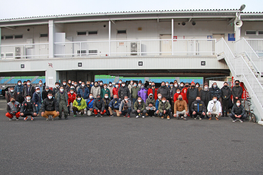 「同窓会」であり“大人の運動会”。愛機とサーキットを駆ける「SCENE IN THE 60’S カンレキ走行会2022」