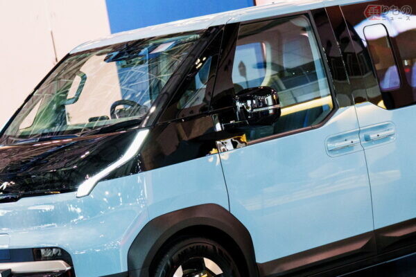 ハイエース牙城は崩れず!? 新商用バン「PV5」上陸で見えた“棲み分けこそ現実解”その意味「価格・積載・コスト」で比べてみた！