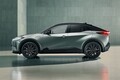 スバルの新型EV「アンチャーテッド」7月17日発表。ティザー初公開、トヨタ「C-HR＋」姉妹車の可能性大