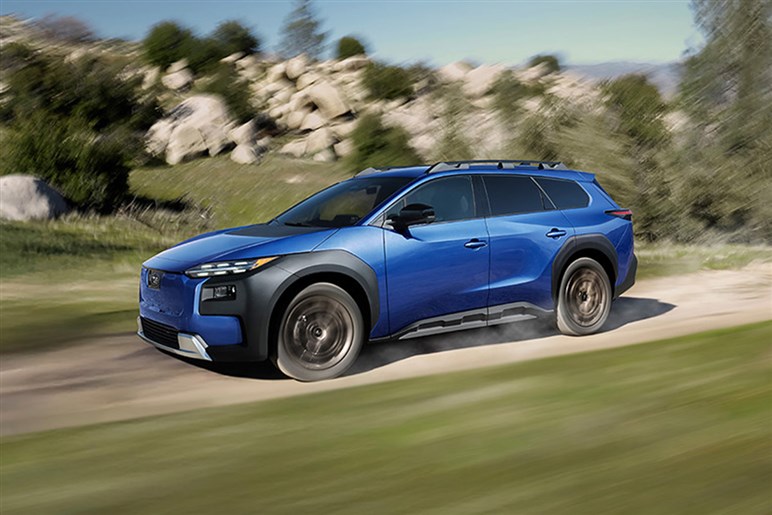 スバルの新型EV「アンチャーテッド」7月17日発表。ティザー初公開、トヨタ「C-HR＋」姉妹車の可能性大