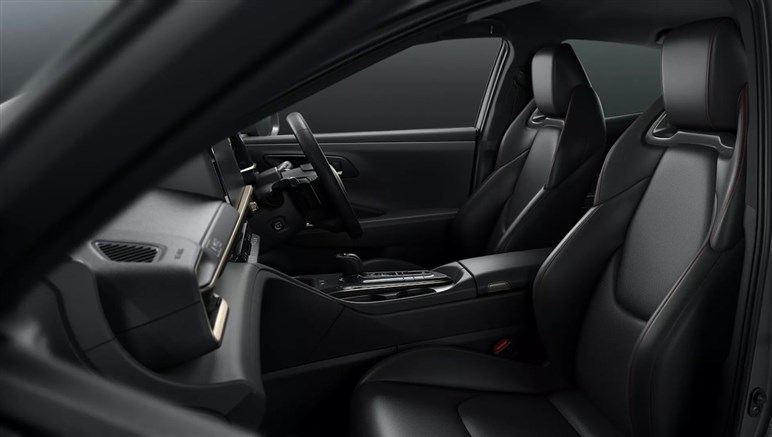 【お求めやすい価格？】クラウン スポーツに520万円の「スポーツ G」と70周年記念車「スポーツ Z THE 70th」追加