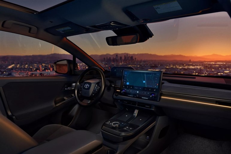 スバルの新型EV「アンチャーテッド」7月17日発表。ティザー初公開、トヨタ「C-HR＋」姉妹車の可能性大