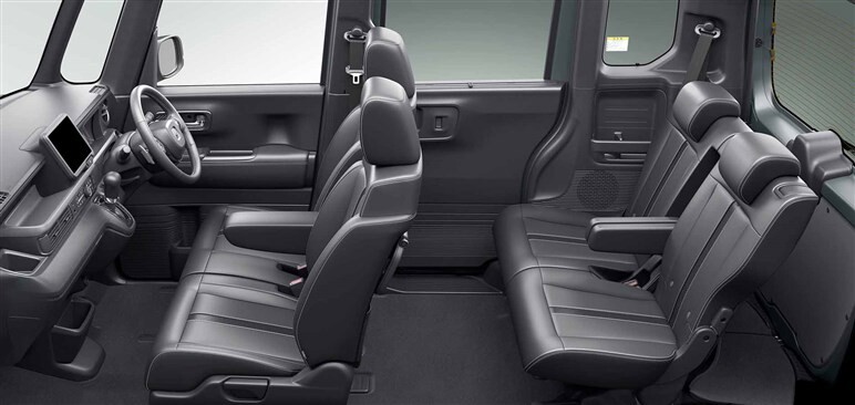 【強すぎ】「N-BOX」が25年上半期の販売1位に。ライバル「スペーシア」より20万円高くても売れるワケ