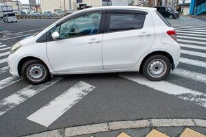 「左折は左に寄せて」って習いましたよね？ 軽い渋滞つくりがち「ふくらみ左折」…後続車にも一因アリ!?