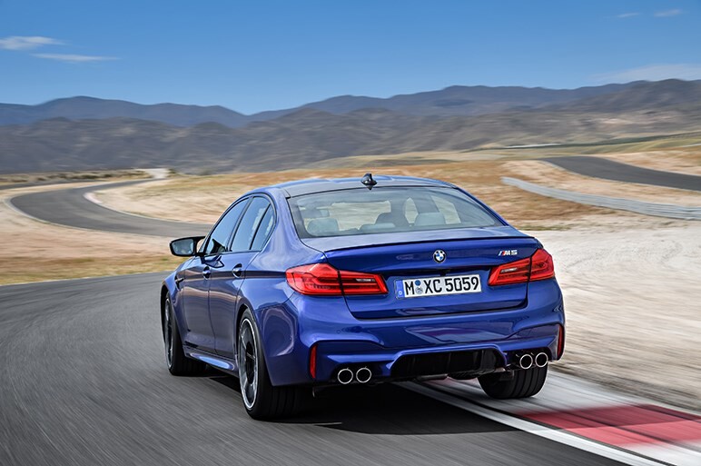 Mセダン初のAWD・新型M5の海外試乗で8速ATと快適性に驚く