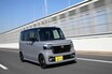 背高のクルマだらけのいま「横風」対策も進んでいた！　いまどきのクルマが軽でも「横風安定性」が高いワケ